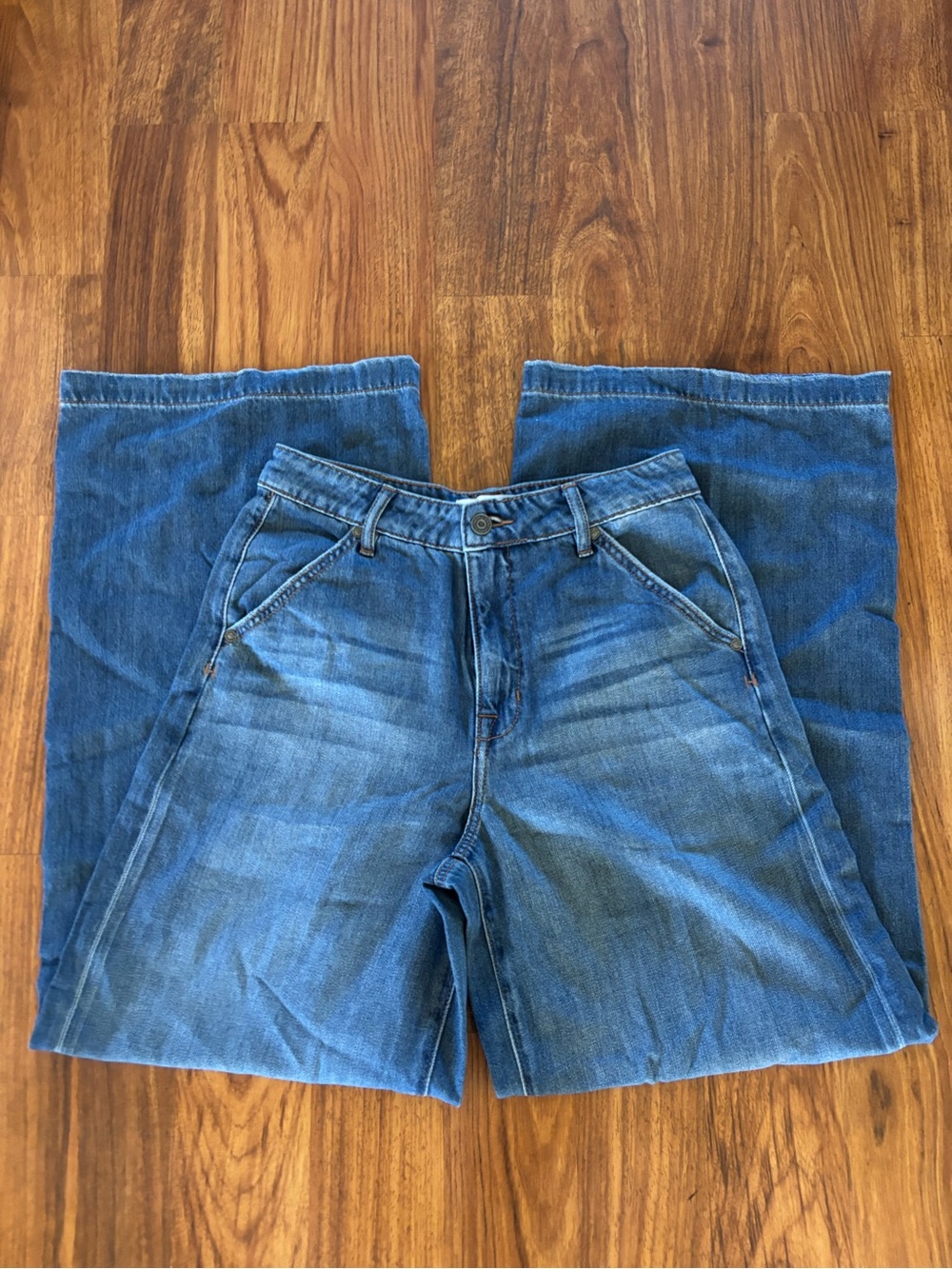 Relaxed Fit Men's Denim Jeans in Medium Blue